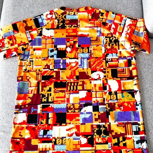 Pixelated T-shirt - Picture 3 of 3